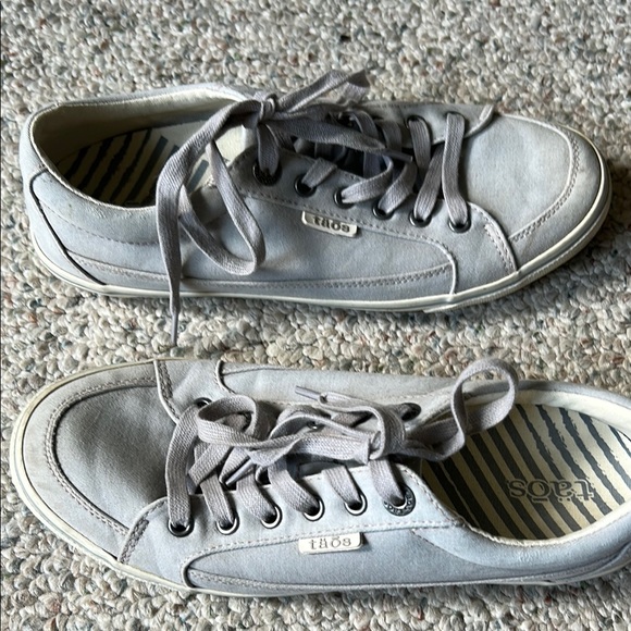 Taos Light Grey Lace-Up Sneakers Womens Size 9 - Picture 4 of 8